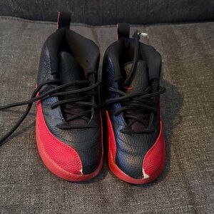 Kids Black and red Jordan retro 12 used